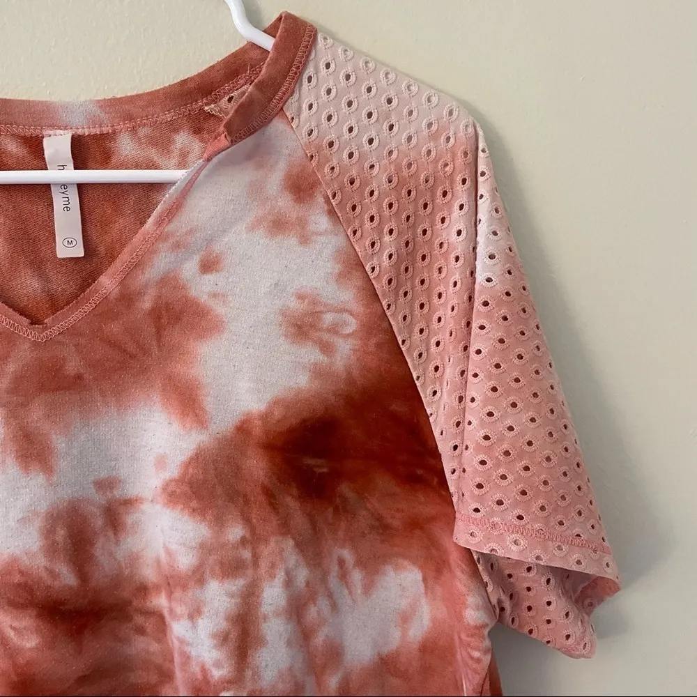 Honeyme medium women’s pink and white vneck lace sleeved short sleeved top - Image 2