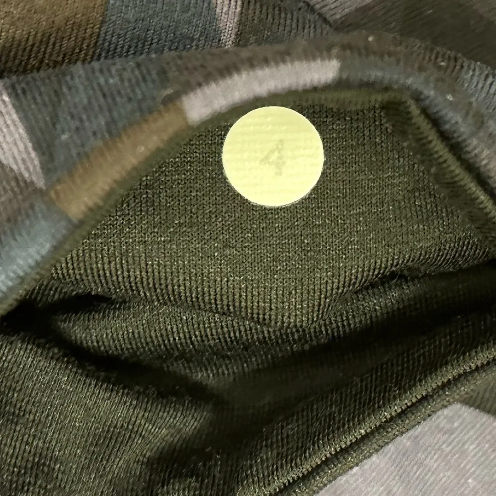 Lululemon Wunder Under 7/8 Leggings in Stained Glass Love Nightfall Black Size 4 - Image 10