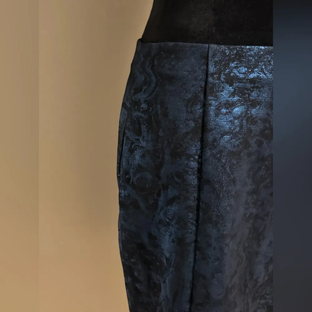 NWT Alfani Black and Blue Womens Metallic Office Pencil Skirt Size 6 - Image 2