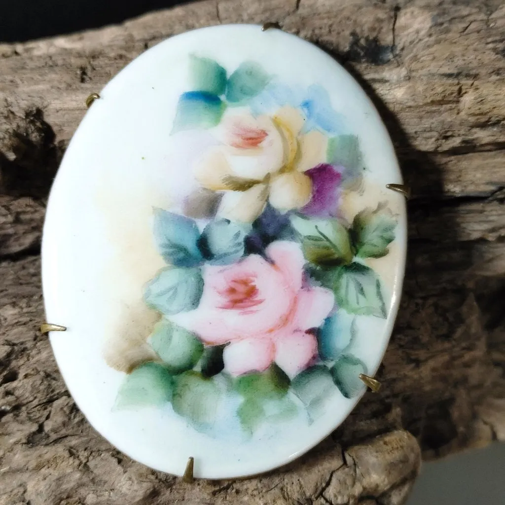 Victorian Porcelain Floral Brooch Vintage Hand Painted Brass Backing C Clasp White - Image 7