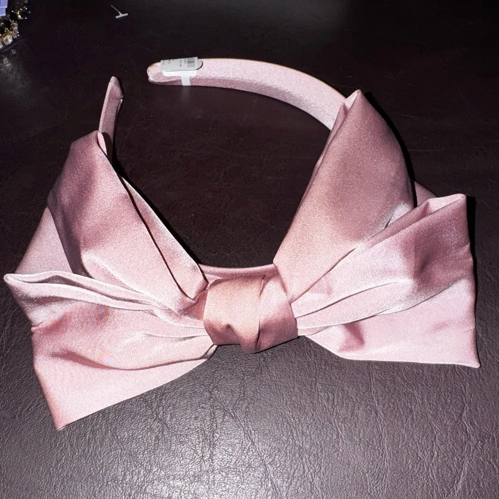Claire’s Elegant Pink Satin Headband - Image 3