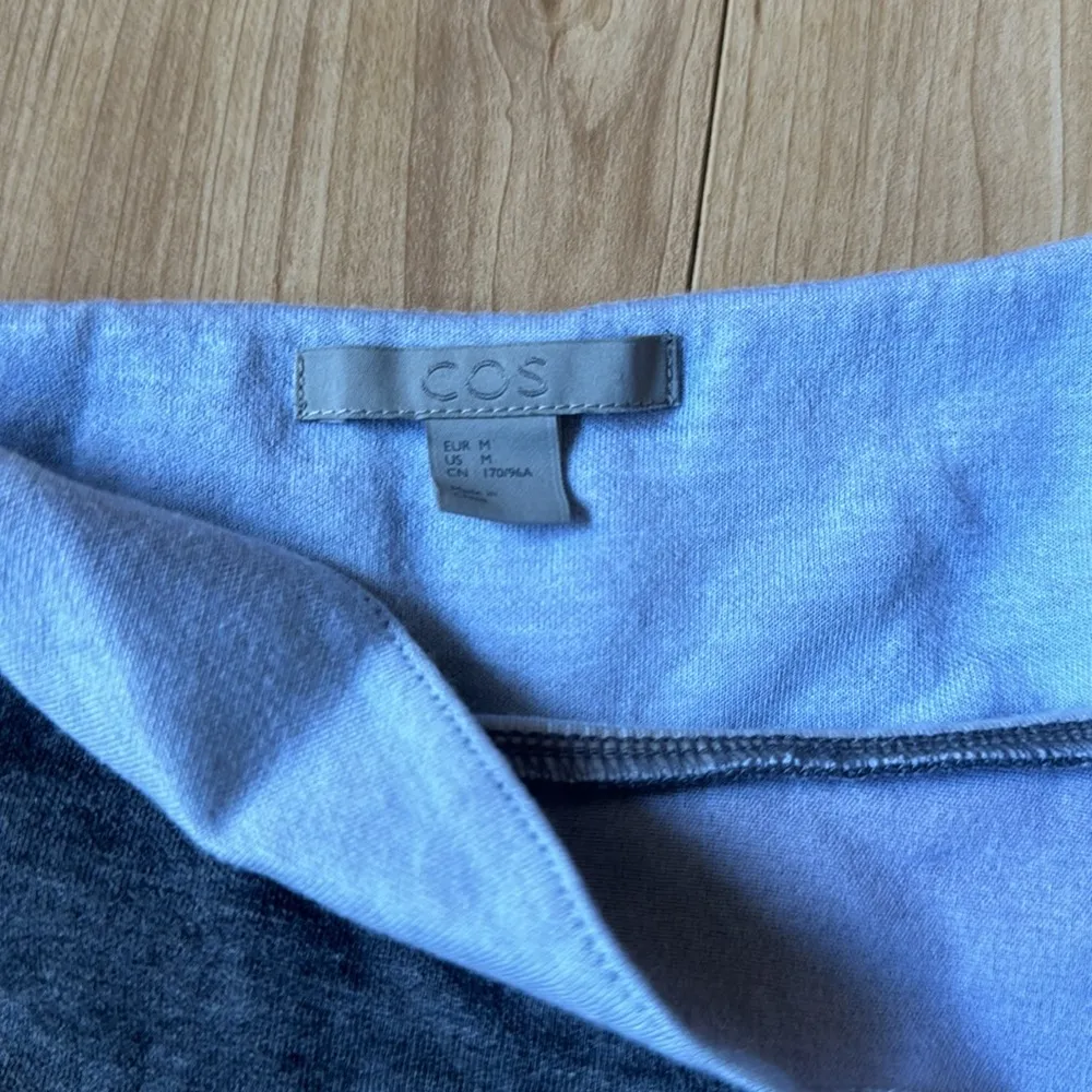 COS  GRAY SWEATER - Image 2