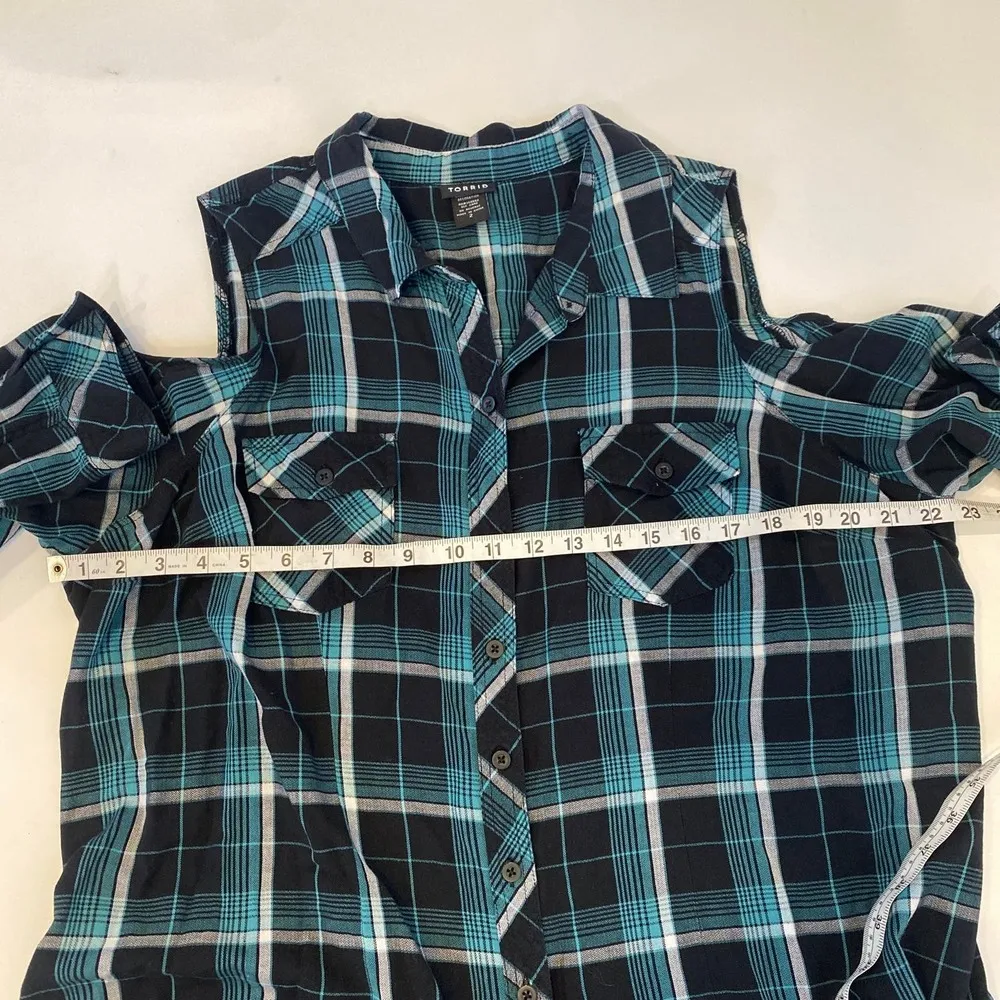 Torrid Plaid Cold Shoulder Long Sleeve Button Down Shirt EUC Sz 2X Cotton - Image 8