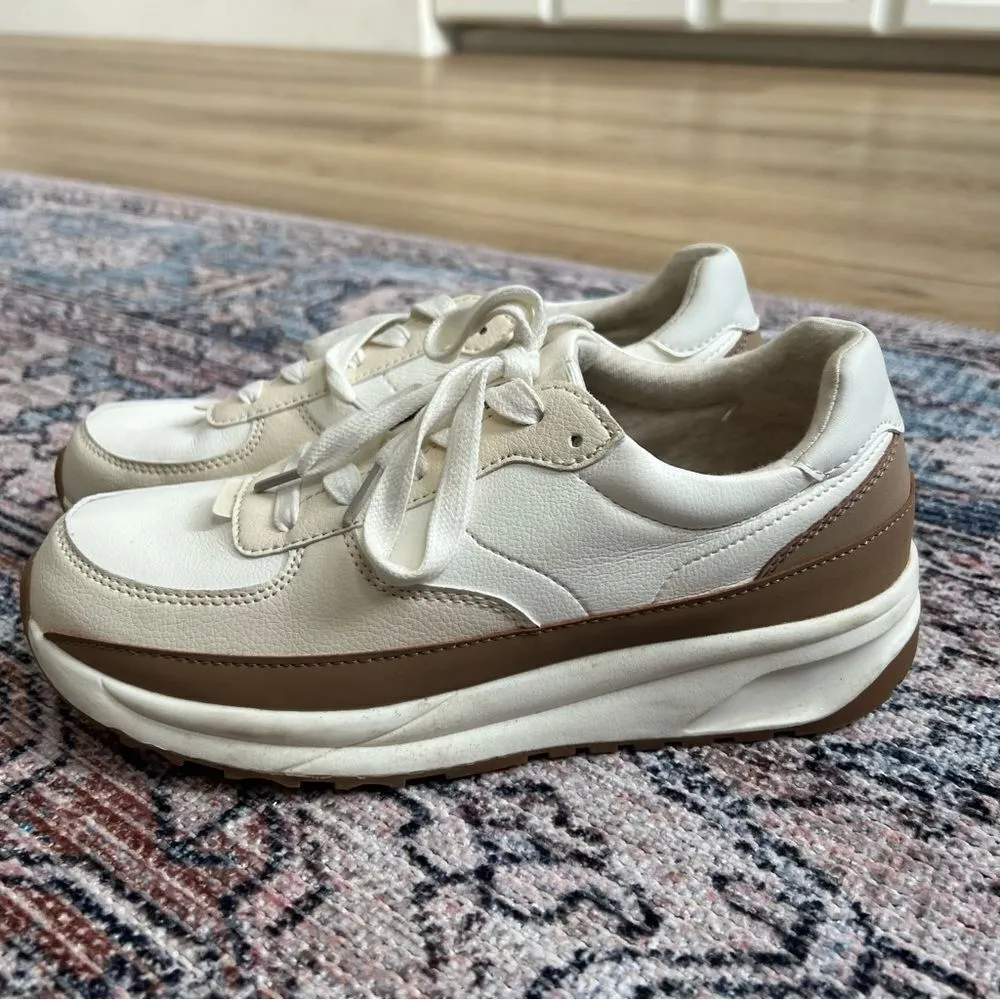 CUSHIONAIRE Women's Score Lace Up Sneaker +Comfort Foam Size 8.5 Cream Ivory Tan - Image 2