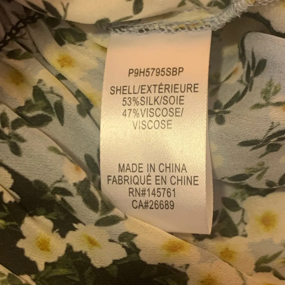 Parker NWT Dara Silk Blend XS Smocked Blouse Blue Gold Blossom Stripe Long Sleev - Image 8