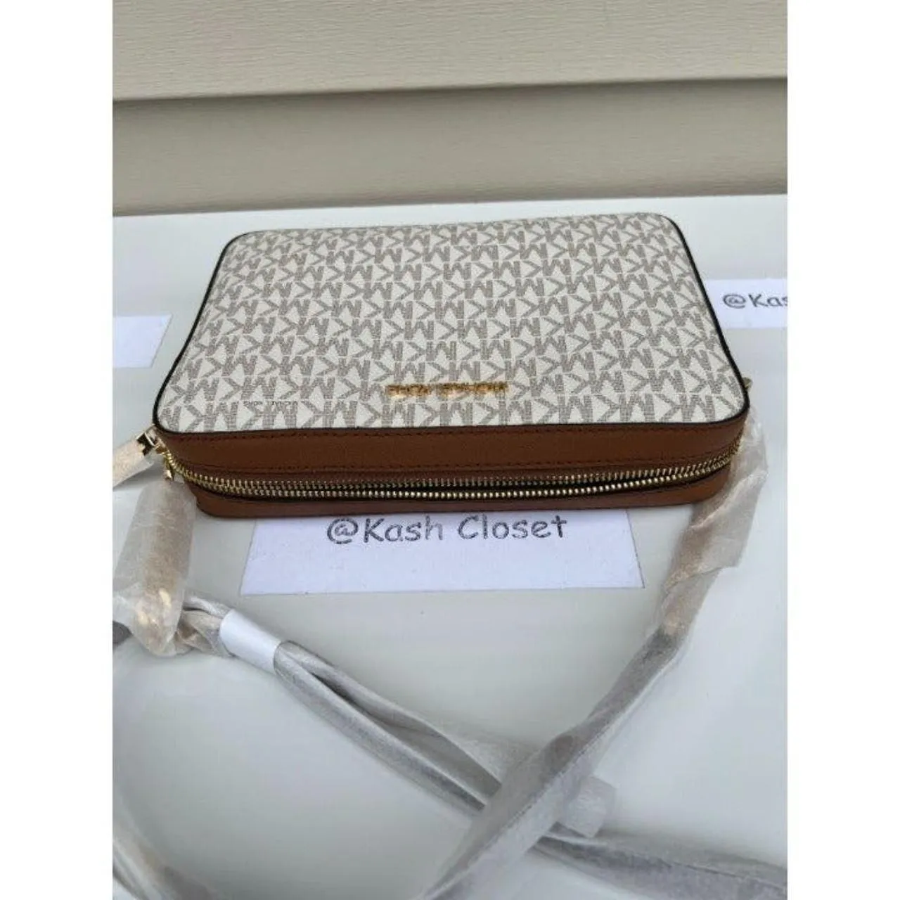 Michael Kors Vanilla Jet Set Large EW MK Signature Crossbody - Image 5