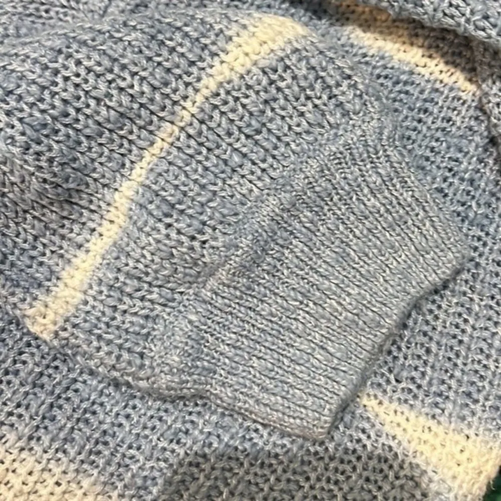 Blue and white Tie dye knit sweater size medium - Image 4