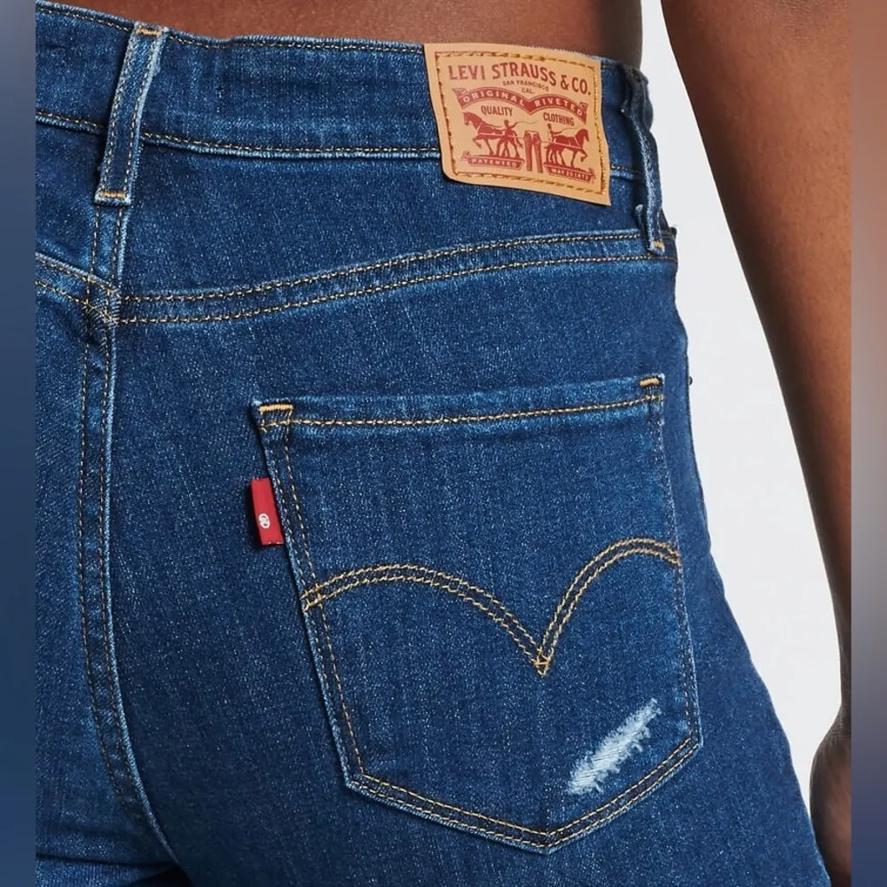 Levi's 721 High Rise Skinny Jeans Size 30 - Image 4