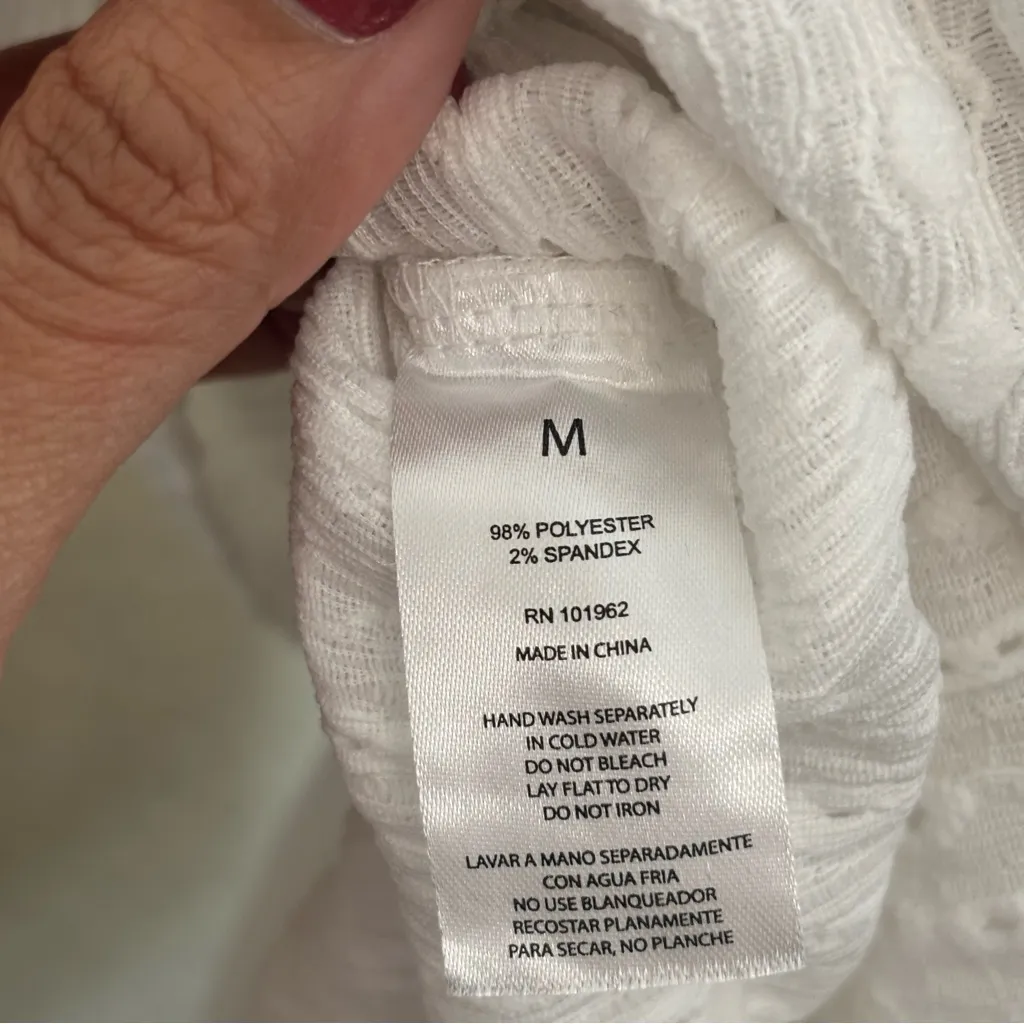 Chic White Eyelet Blouse with Ruffle Detail Size M - Image 6