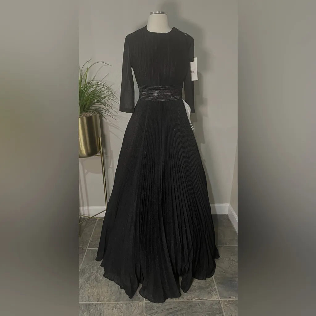 NWT Mac Duggal Shimmering
Pleated‎ A-Line Black Ballgown 30700 Black Size 6 $498 - Image 10