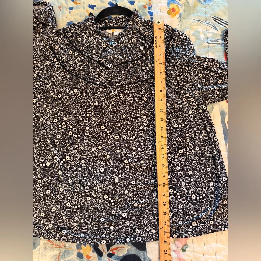 BODEN US10/UK14 Ruched Yoke Jersey Button Up Blouse Ditsy Black White Floral Size 10 - Image 11