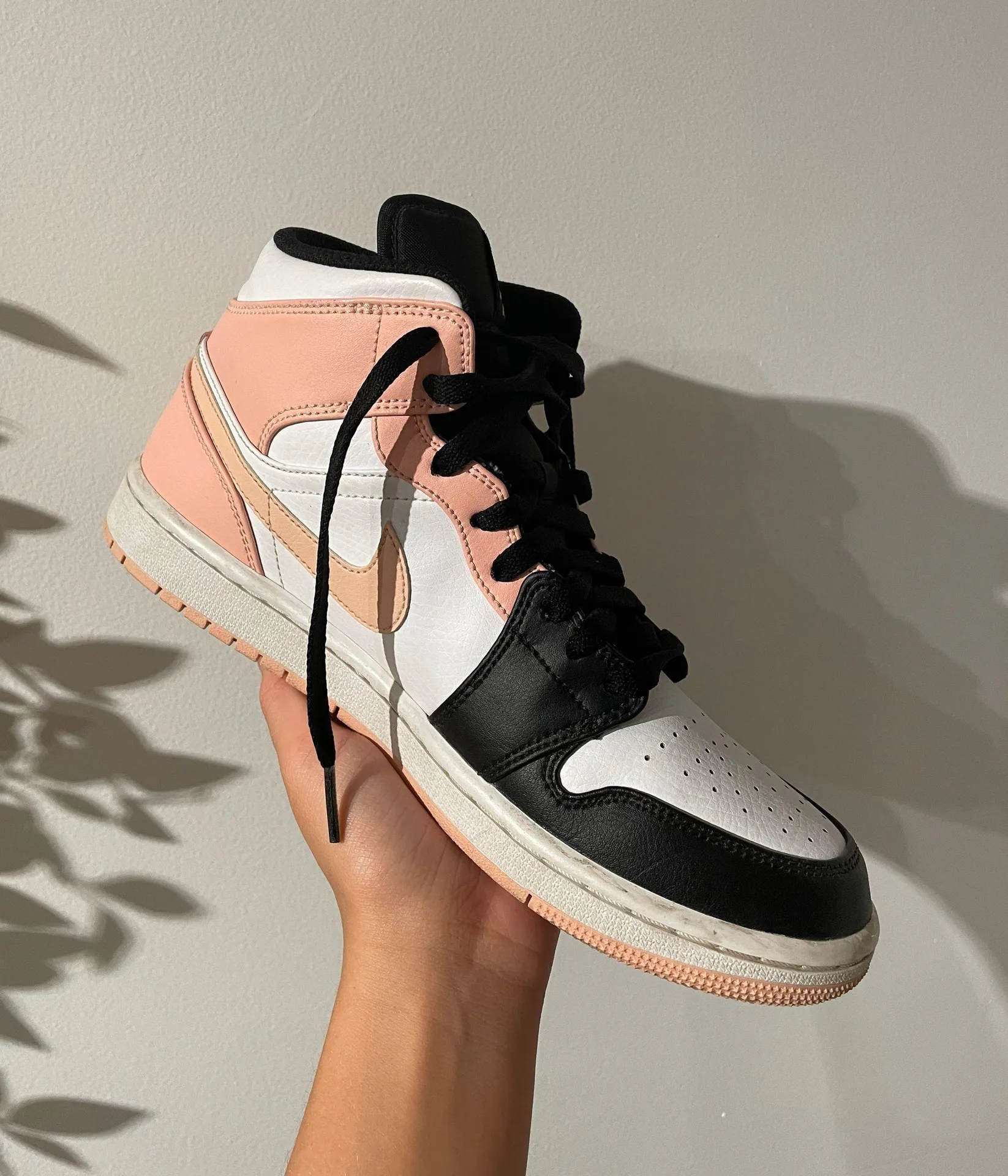 Air Jordans Air Jordan 1 - Image 2