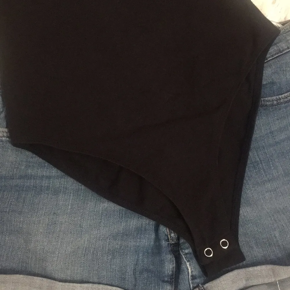 Forever 21 Ladies Summer Layering Black Strapless Tube Top Bodysuit - Image 3