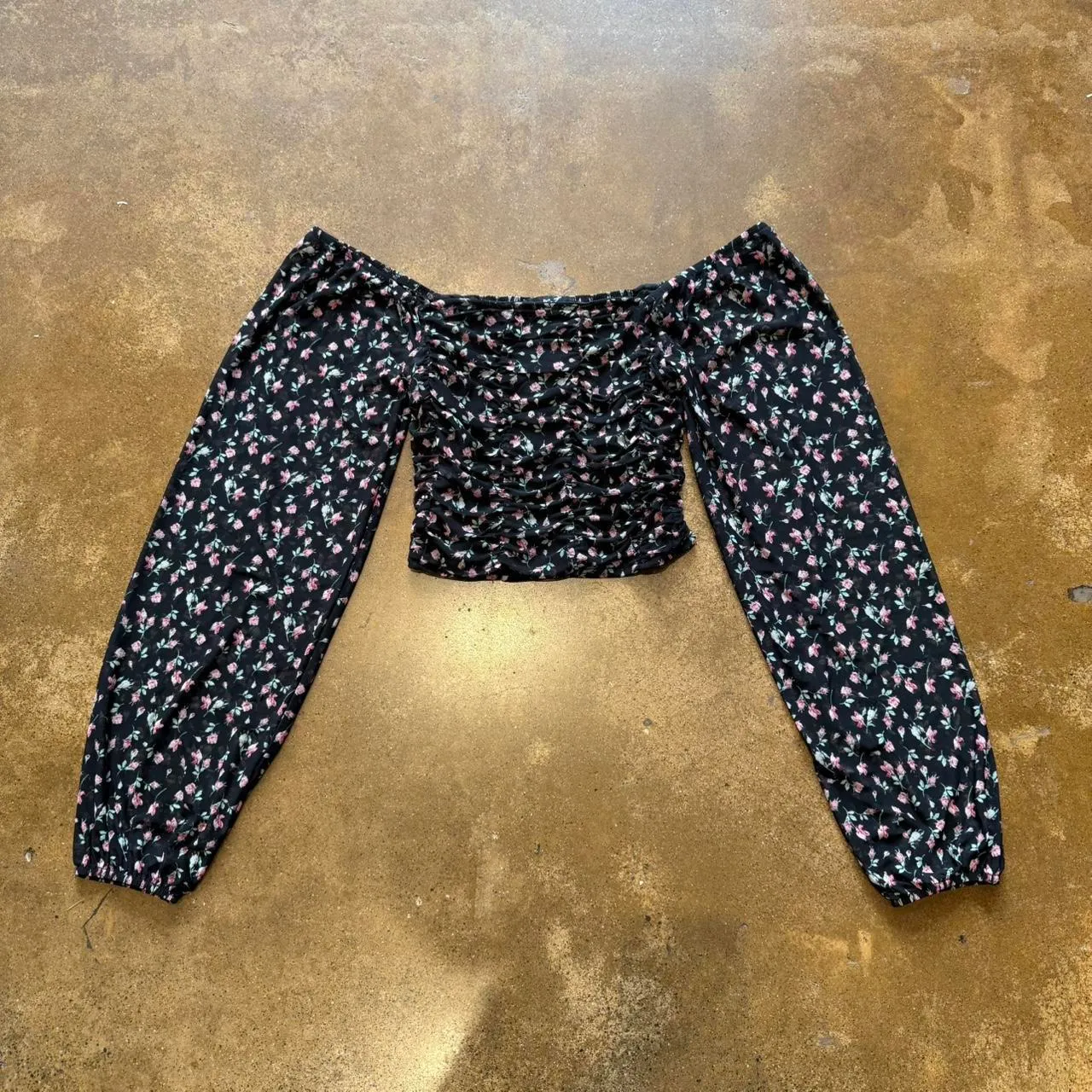 Cropped Rouched Romantic Microfloral Top - Image 2