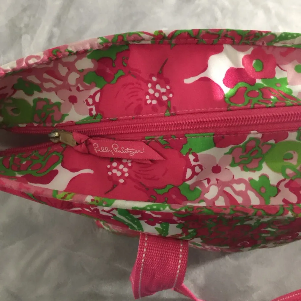 Lilly Pulitzer Insulated Cooler Bag With Zip Close Top and Floral (A) - Image 6