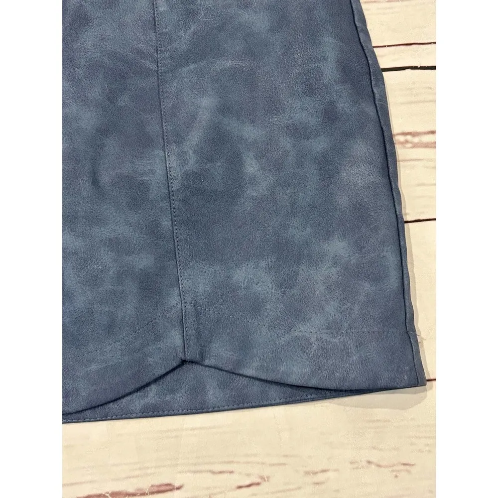 MinkPink Blue Faux Leather Mini Skirt Size Medium 30 inch waist - Image 36