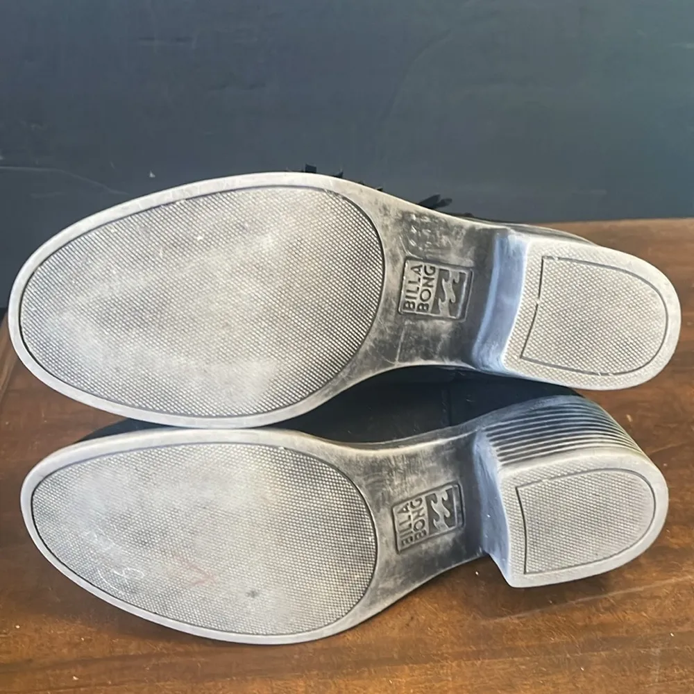 Billabong women’s sz 7.5 black Vegan suede pull on boots with fringe - Image 7