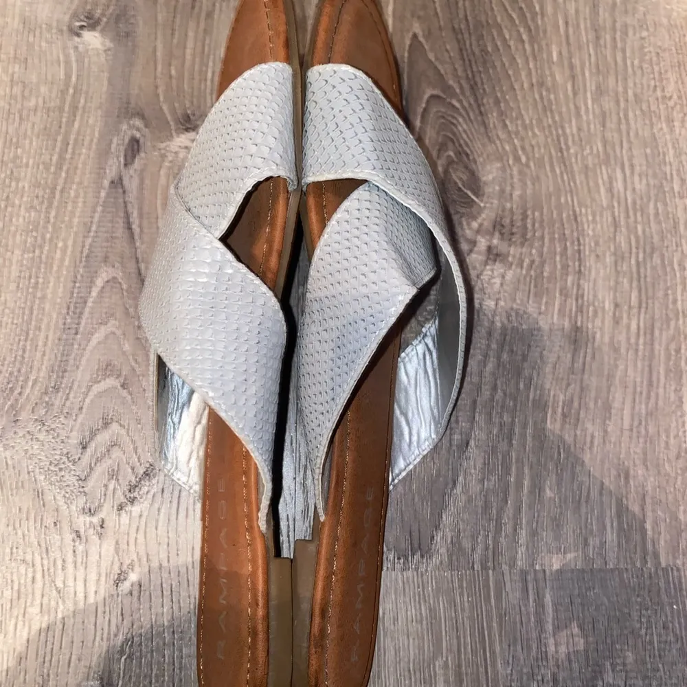 Breaker Slide Sandals Womens Size 11 Gray Silver Reptile Slip On - Image 5