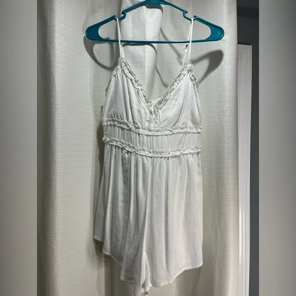 Francesca's Francesca’s white romper - Image 2