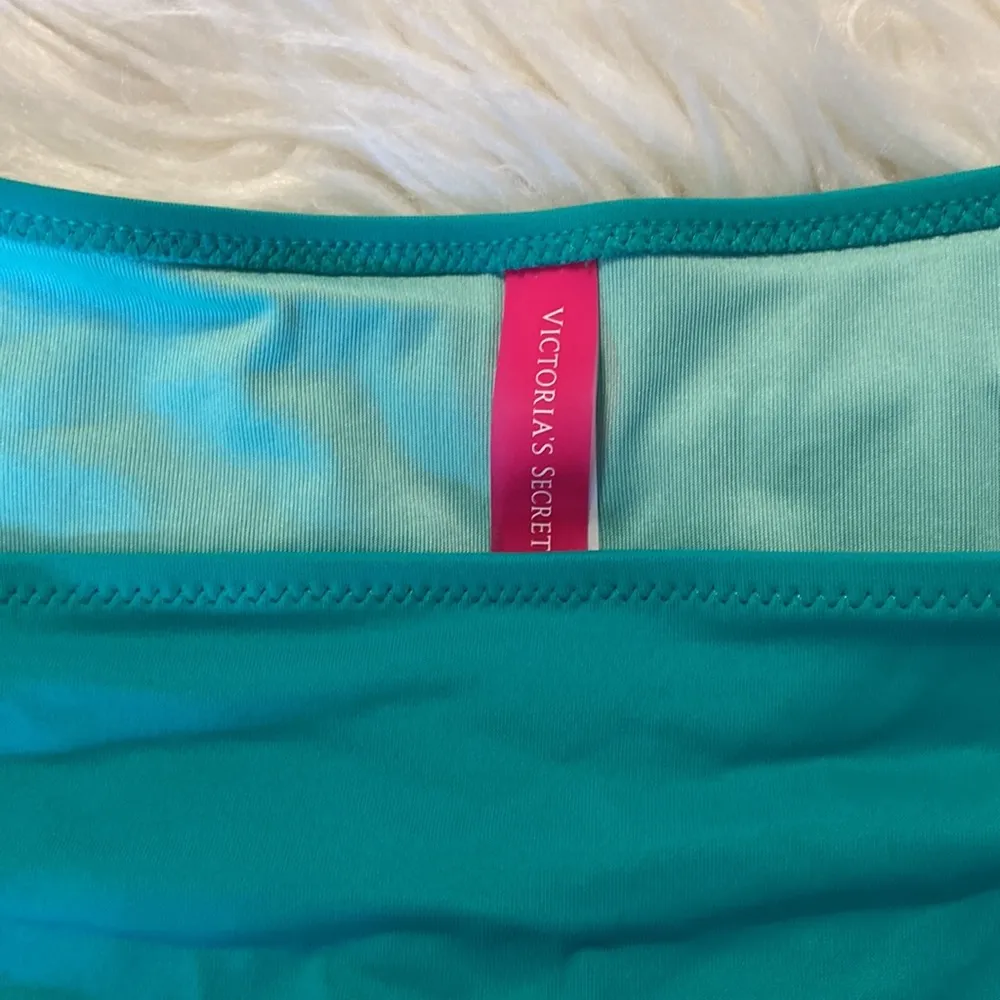 Victoria Secret Swim size L excellent condition no pilling or anything see pict - Image 2