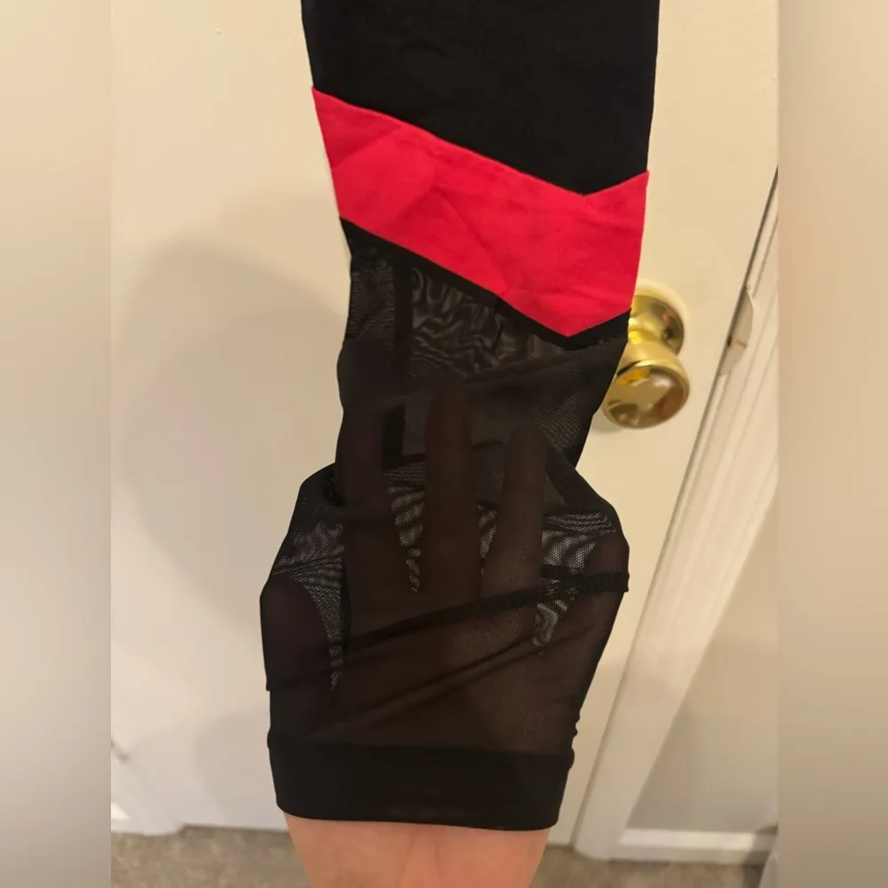 Puma  x HELLY HANSEN Women's Half Zip Sweatshirt and Leggings Set Side L - Image 10