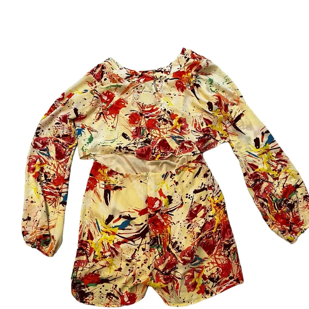 Ark & Co. Paint Splatter Print Cut Out Open Back Long Sleeve Shorts Romper, Sz M - Image 7