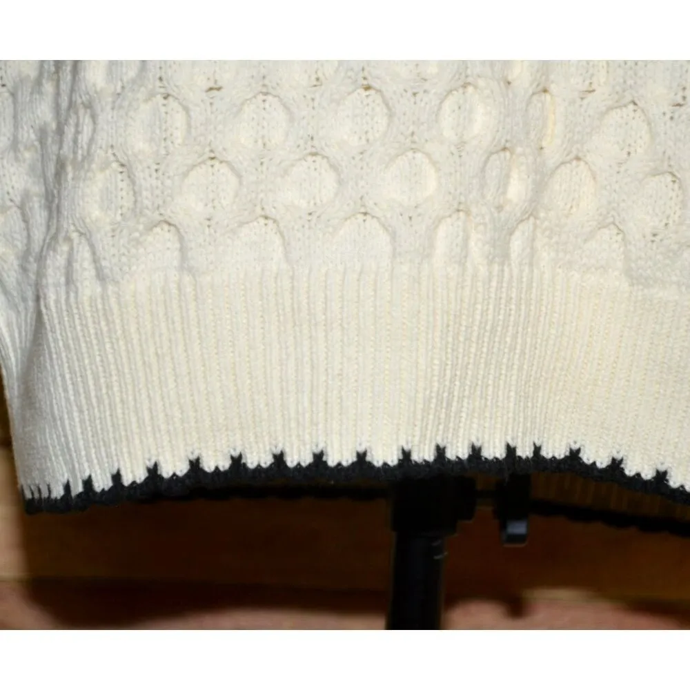 NWOT Oddy Ladies L Cream Textured Knit Sweater Short Flutter Sleeves Popover White Size L - Image 5