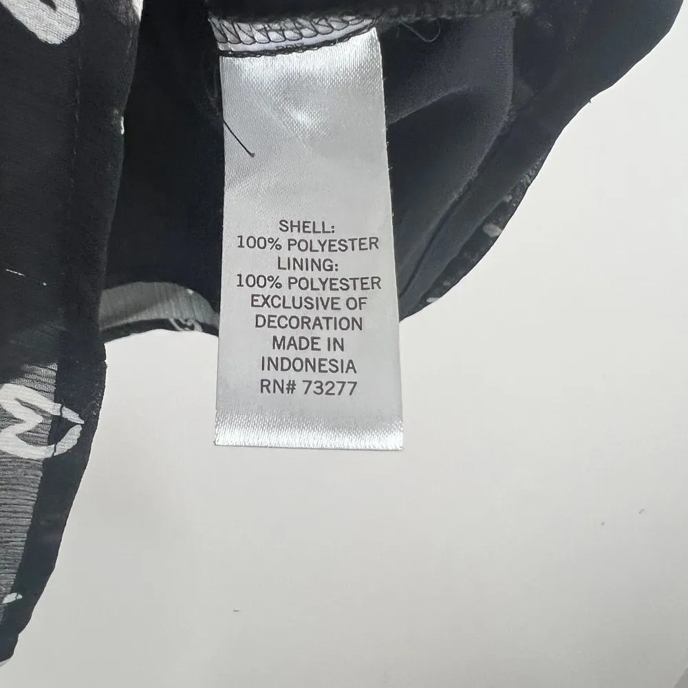 Evri Heart Novelty Print Smocked Neckline Keyhole Back Flowy Loose Blouse Top Size XL - Image 6