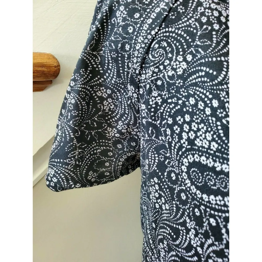 Old Navy Women's Black Paisley 100% Rayon Short Sleeve Casual Blouse Size Small - Image 6
