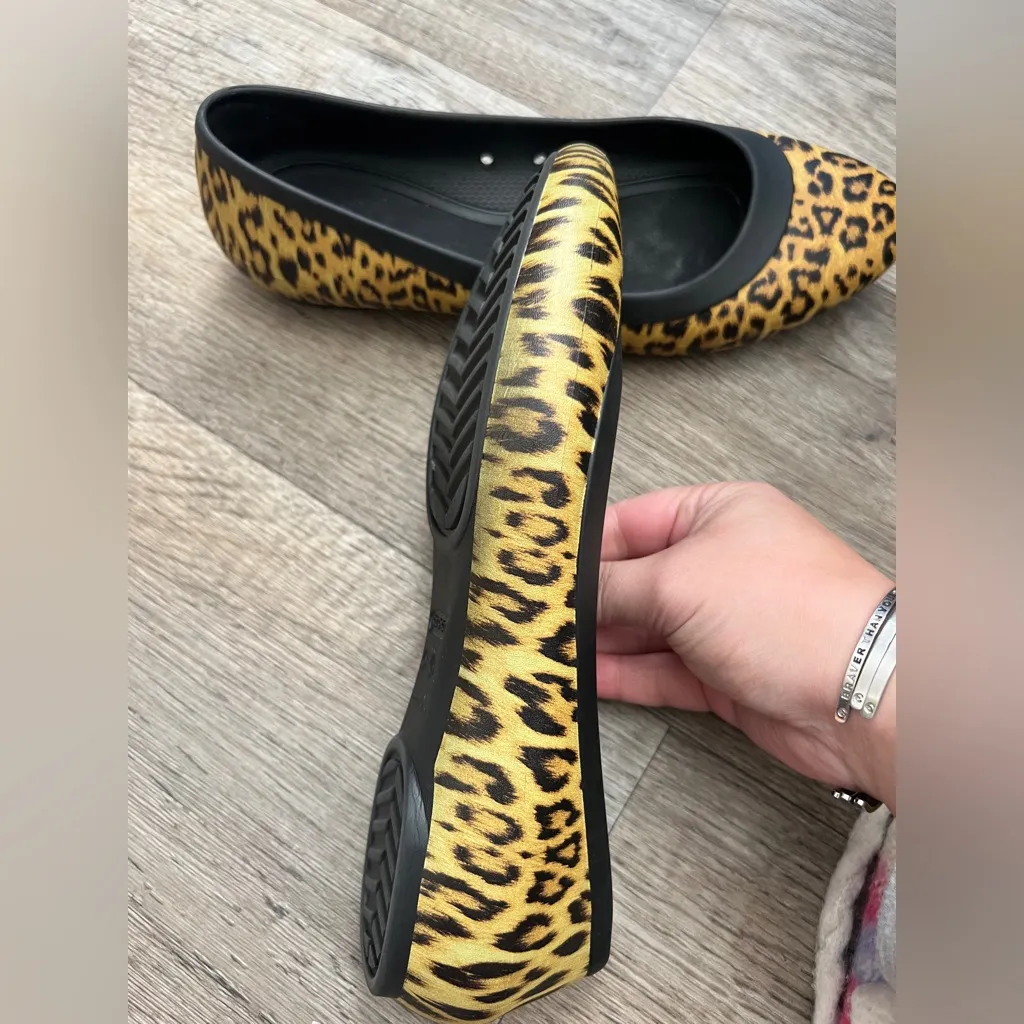 Crocs Women's Leopard Print Flats size 9 - Image 4