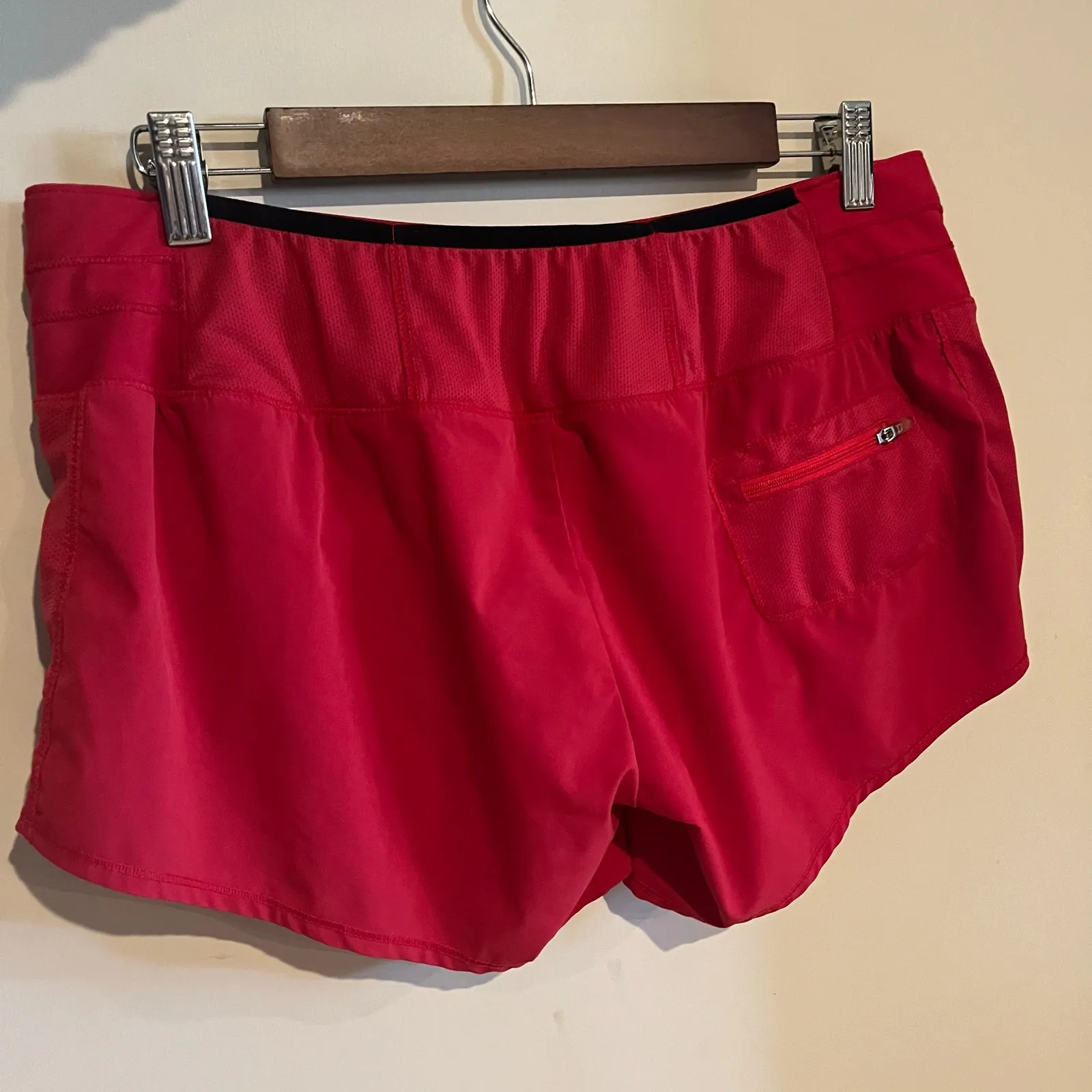 Oiselle Shorts Running Active Red 4" Inseam Brief Liner Womens Size 8 - Image 2