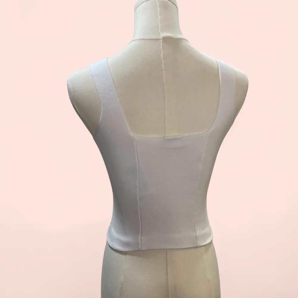 White Abercrombie & Fitch Cropped Top - Image 2