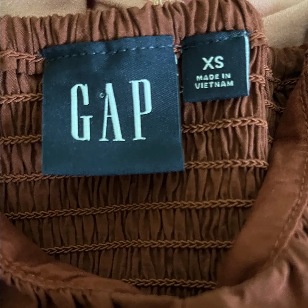 GAP Chocolate Sweetheart Neckline smocked Puffy Sleeve Fitted Blouse - Image 2