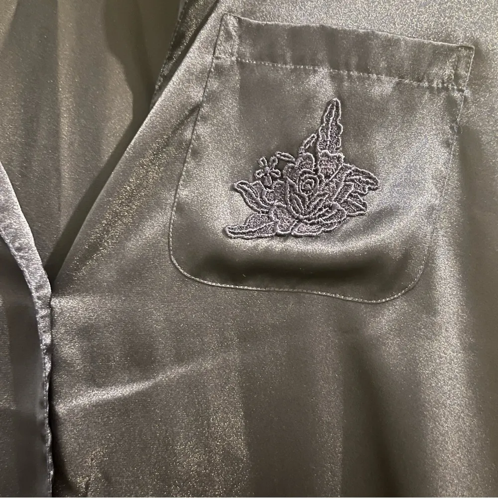 Vintage Victoria’s secret Navy / Dark Blue Satin Sleep Shirt / Nightgown Size M - Image 3