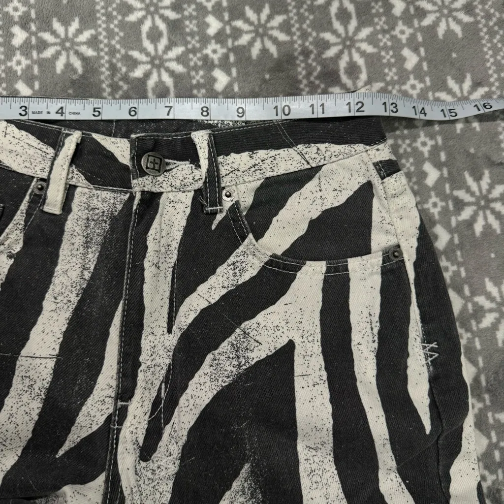 NEW Ksubi Pointer Wild Static Animal Print Black & White Size 25‎ - Image 10