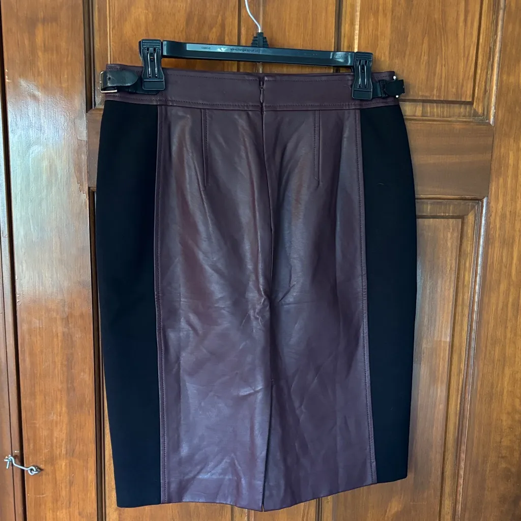 Ann Taylor Burgundy and Black Women's Skirt Size 6 - Image 2