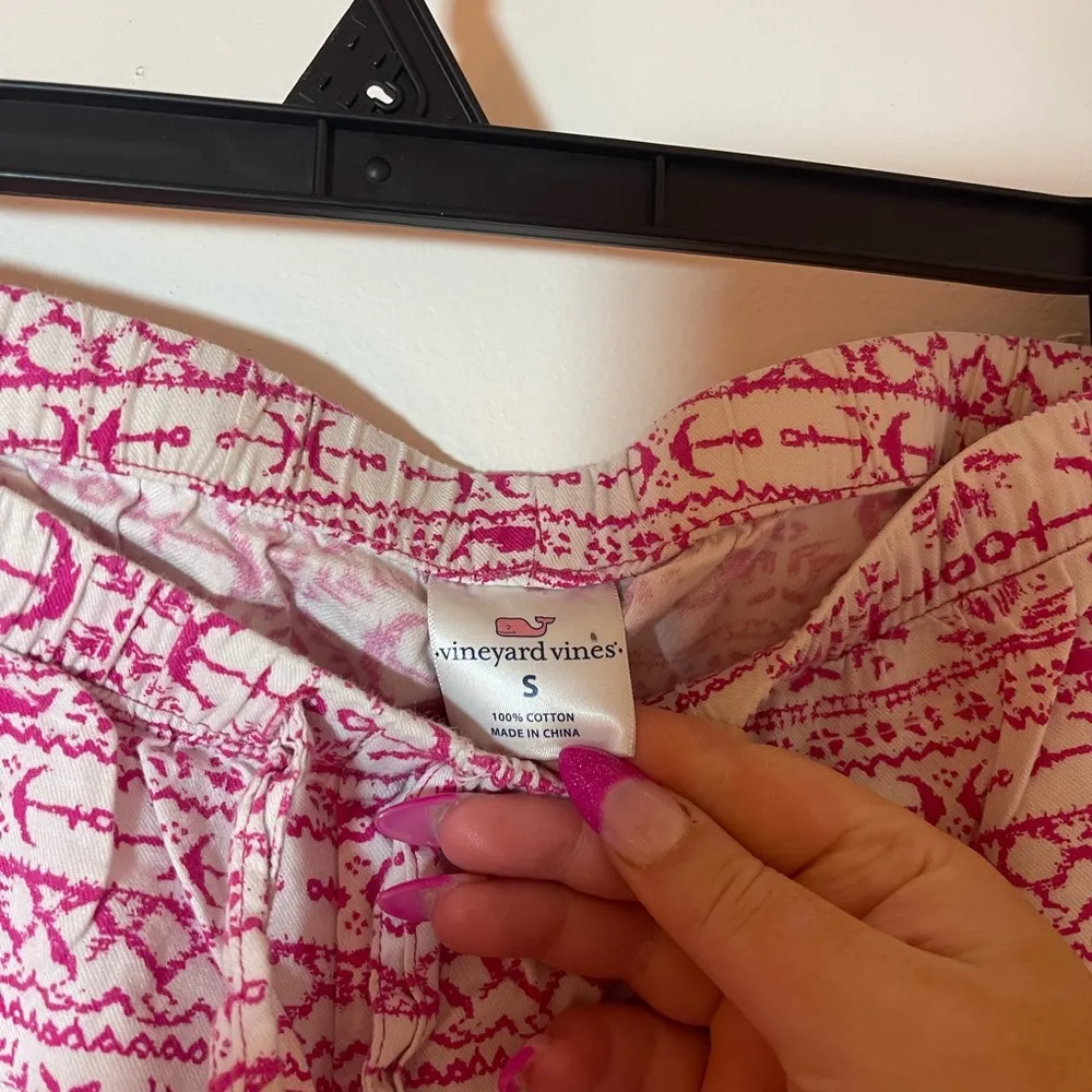 vineyard vines pink and white patterned pajama pants - Image 4