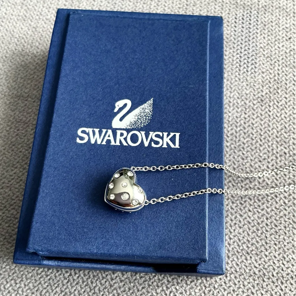BEAUTIFUL  LOVELY HEART SWAROVSKI necklace💖💖💖 - Image 4