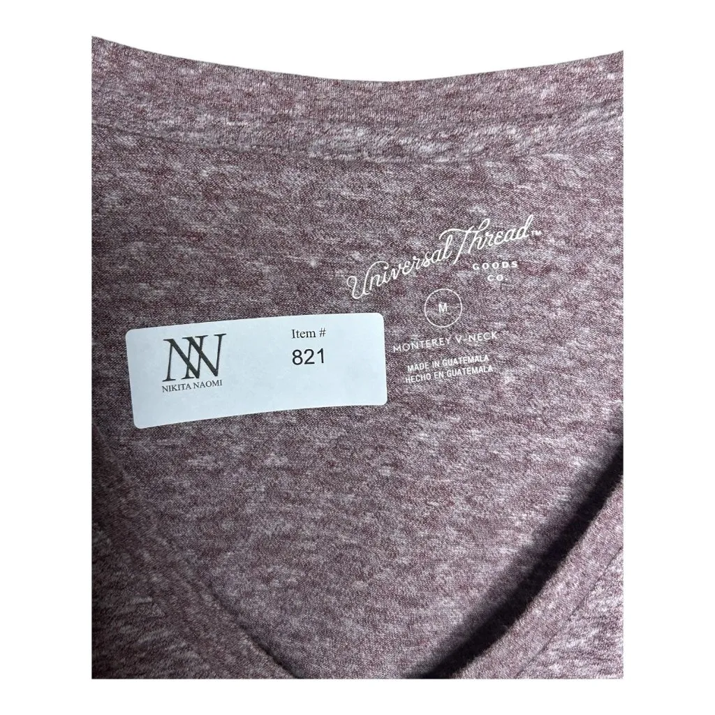 #821 Universal Thread Women's Medium Montery V-Neck Tee Shirt - Image 4