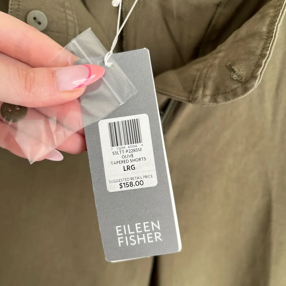 Eileen Fisher Tapered Tencel Casual Summer Shorts Olive Size Large NEW - Image 7