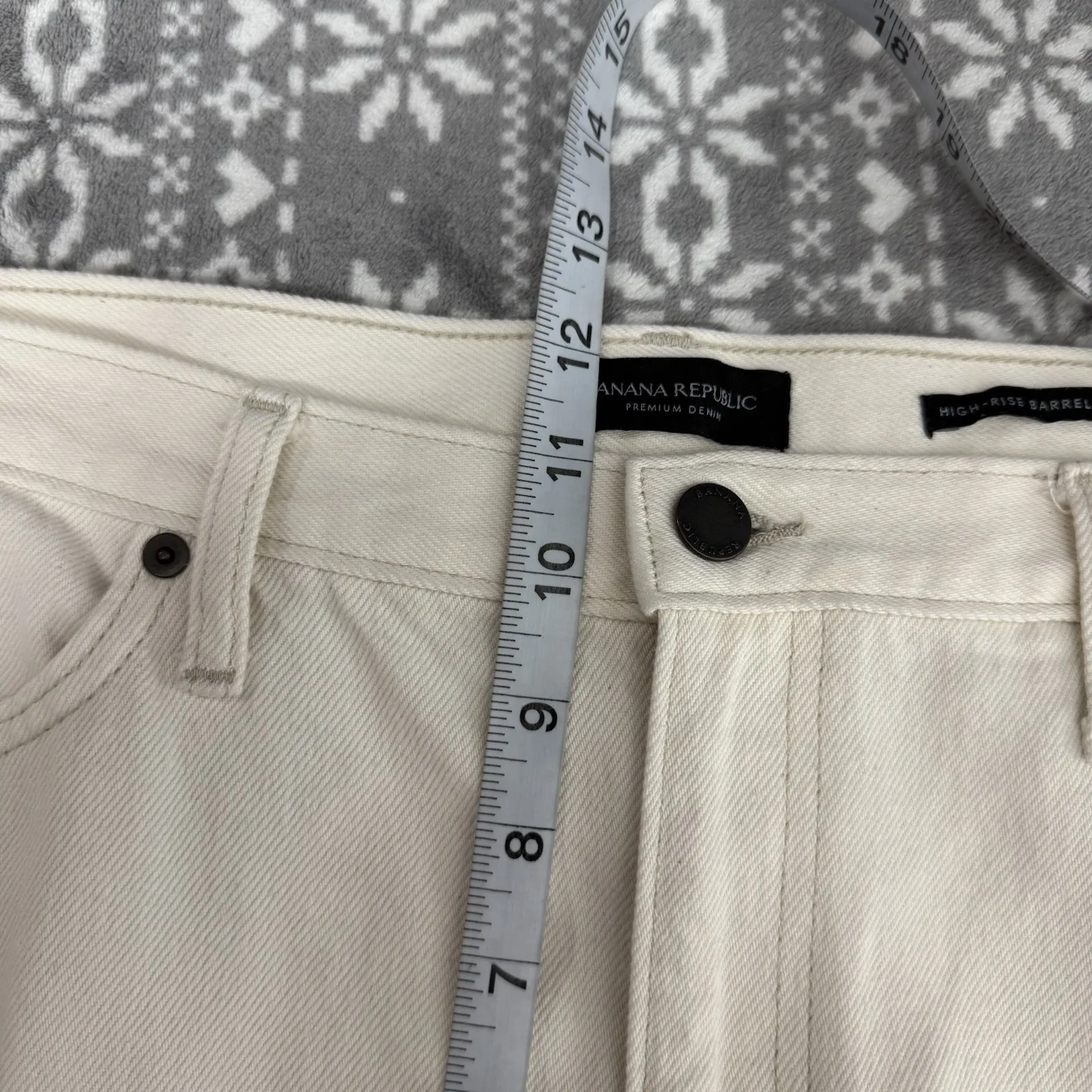 Banana Republic Premium Denim High Rise Barrel Fit‎ Jean In Ecru Size 32 Long - Image 8