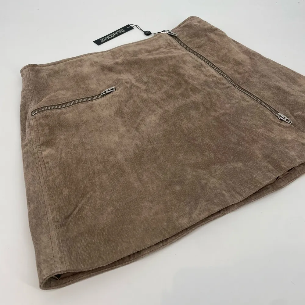 NWT Blank NYC Suede Leather Mini Skirt in Taupe Size 31 - Image 2