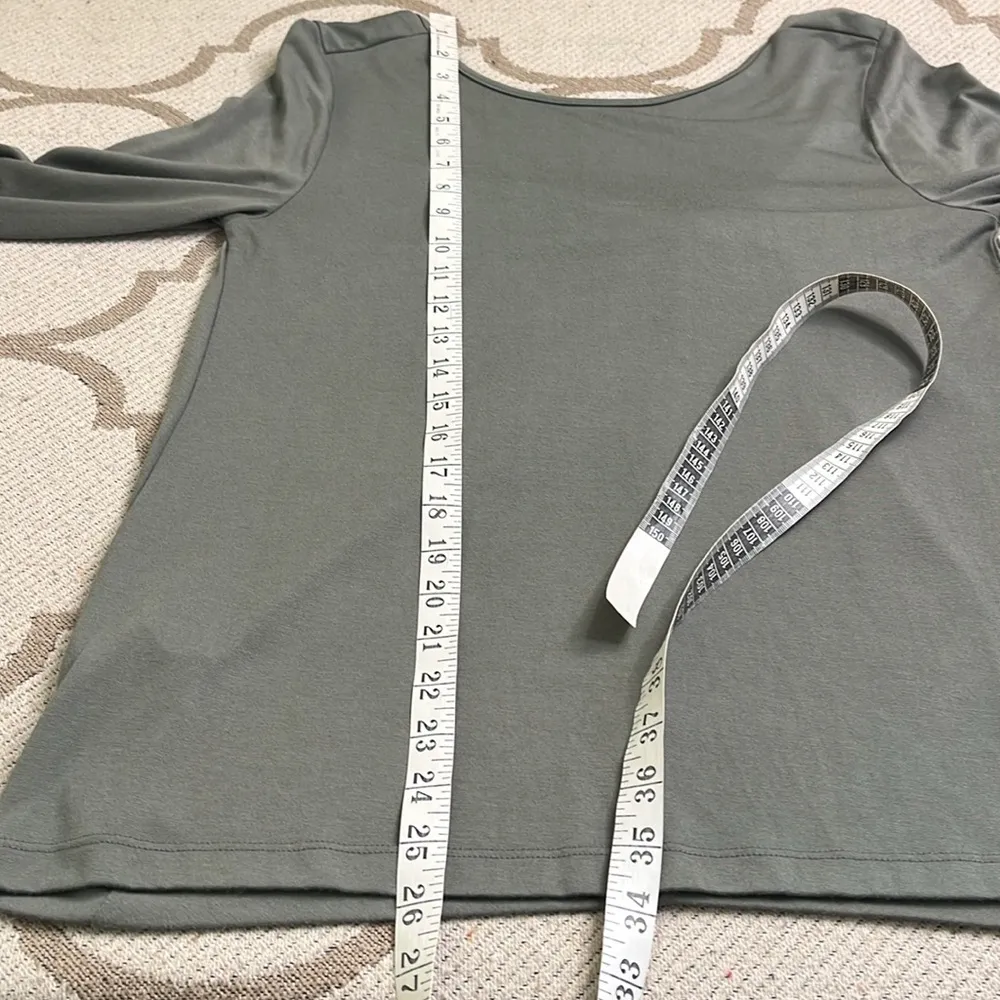 Athleta waterfall front long sleeve olive green top, size medium - Image 10