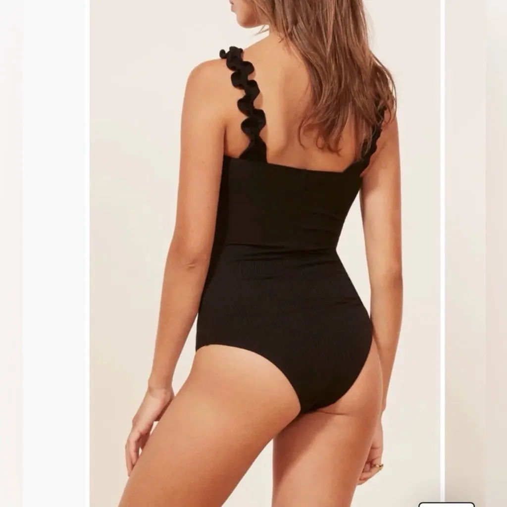 Reformation Hampton Bodysuit Women’s Size M Black Minimalist Preppy - Image 3