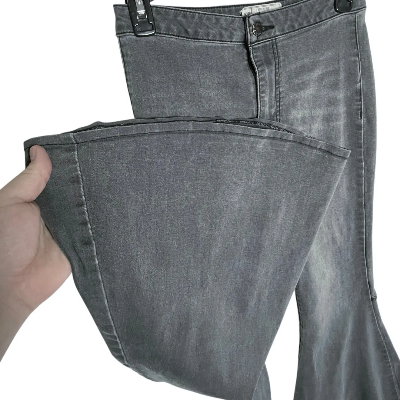 FREE PEOPLE Women’s Boho Gray Wash Flared Stretch Jean Size 27 - Image 2