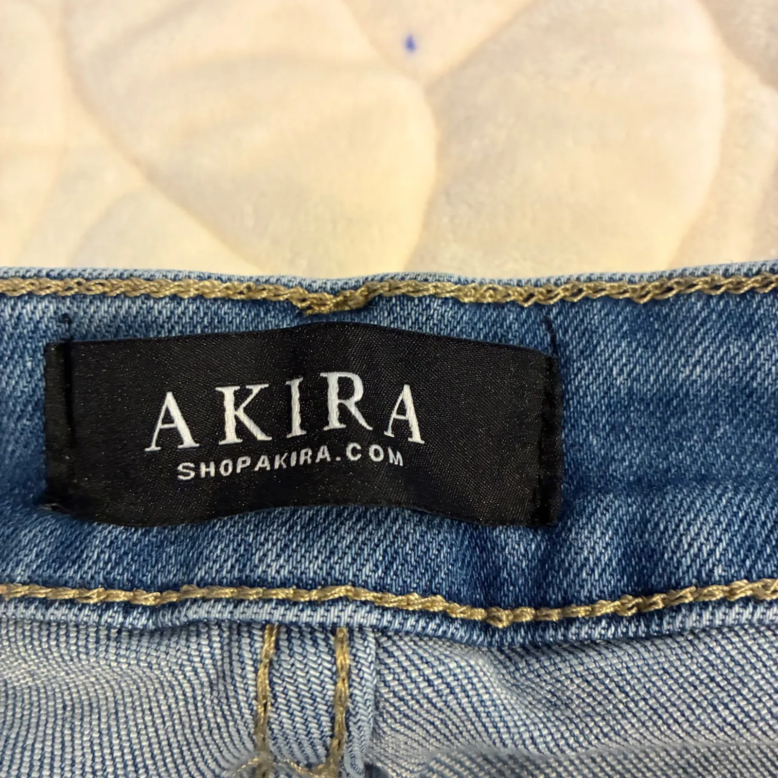 AKIRA Distressed Jeans‎ High Rise Ripped Light Wash Denim Streetwear Size 17/32 - Image 3