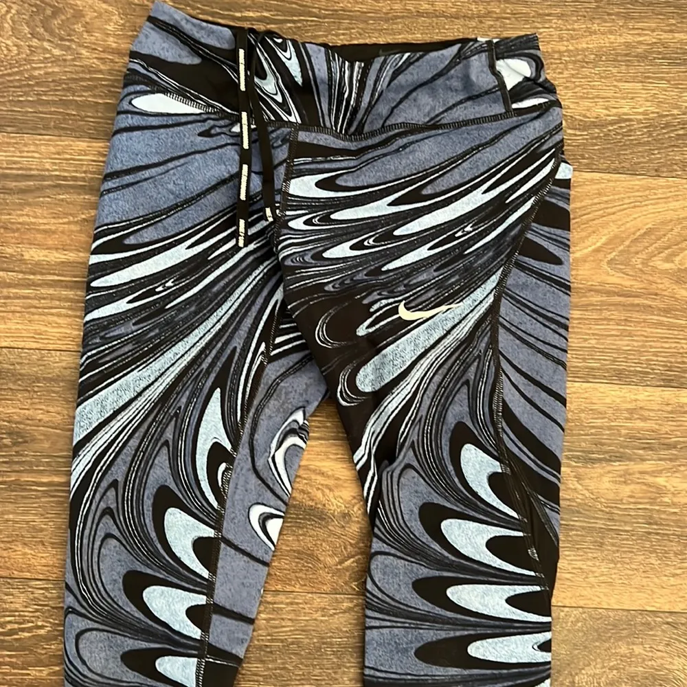 Nike Leggings - Image 2