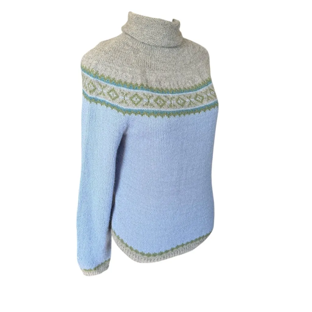 Unbranded light blue gray and green long sleeve pullover turtleneck sweater Size S? please see measurements - Image 2