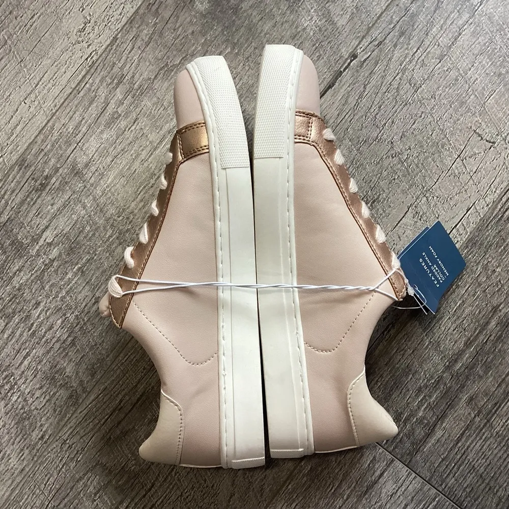 Universal Thread Cadey Sneakers Size 10 NWT - Image 5