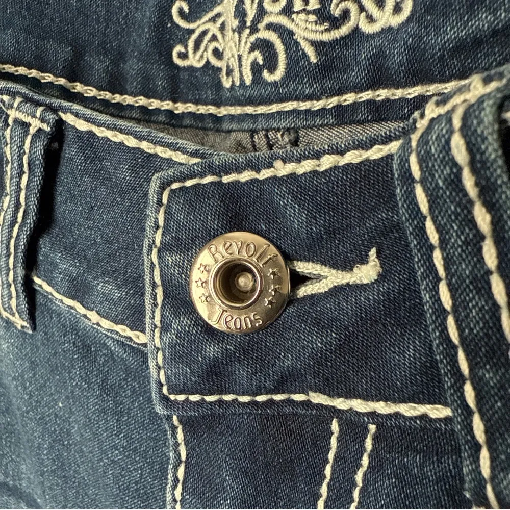 Revolt Women's Distressed Embroidered Jeweled Pocket Jeans Size 6 Blue - Image 6